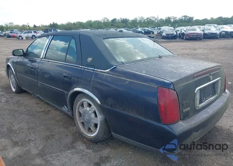 2004 Cadillac Deville Standard z USA, uszkodzony, nr VIN 1G6KD54Y84U252476